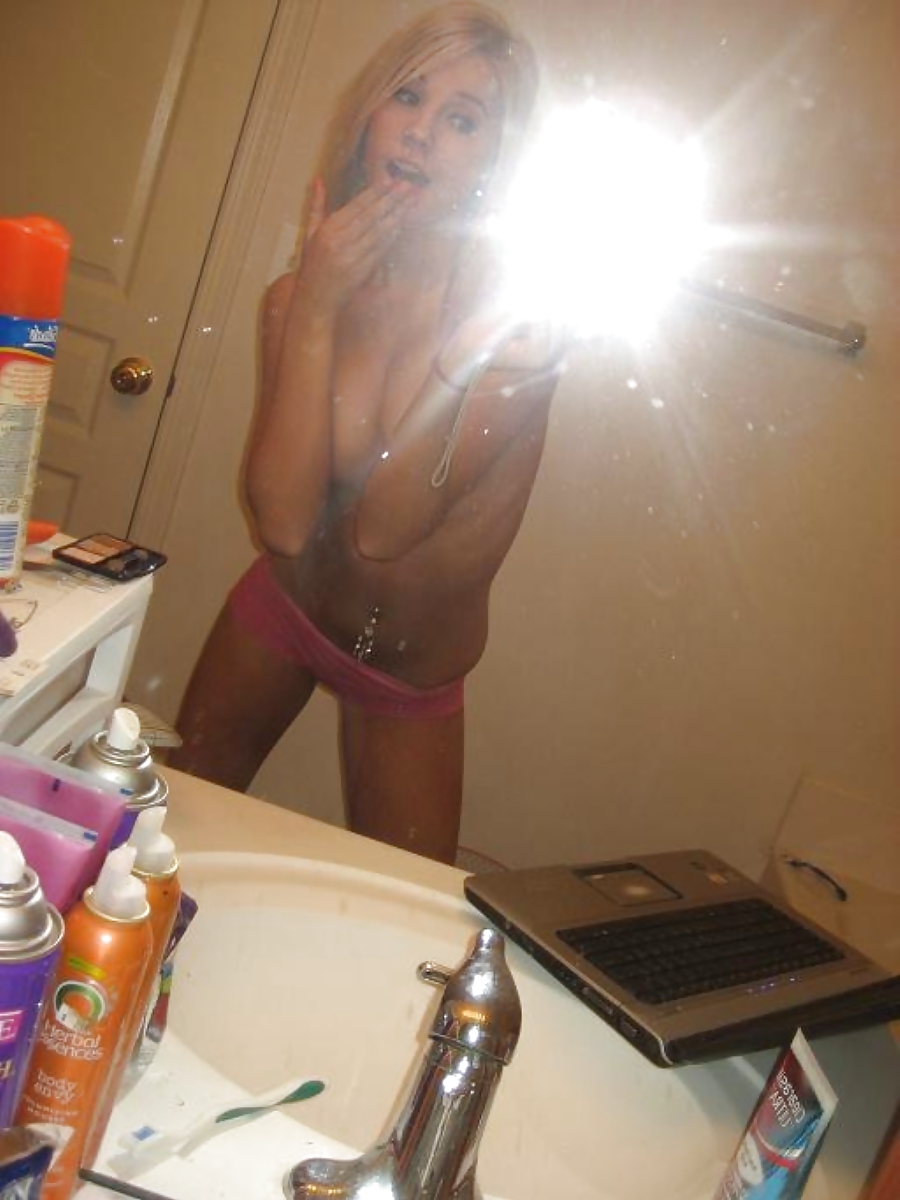 Sex Blond Teen Girl with amazing body Selfshot 2of3 image