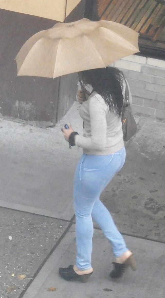 Sex Harlem Girls in the Heat 462 New York - Tight Jeans Umbrella image