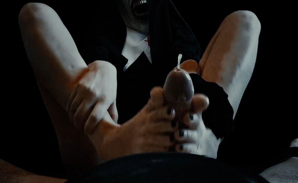 Halloween Footjob - 29 Photos 