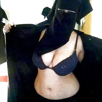 Sex collection of arab big boobs, big ass, hijab and high heels image