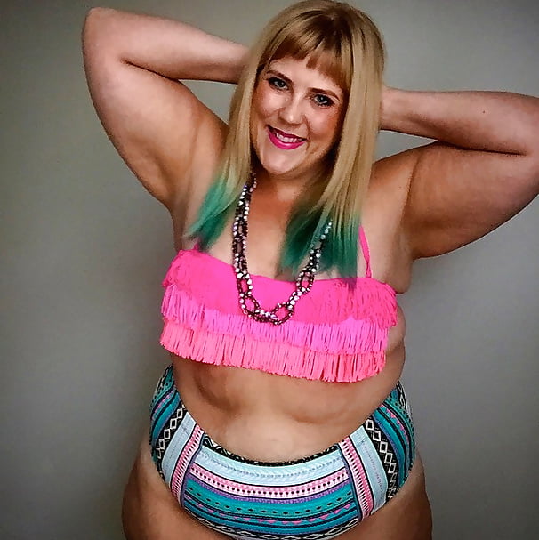 Sex Chubby women in swim suits. image