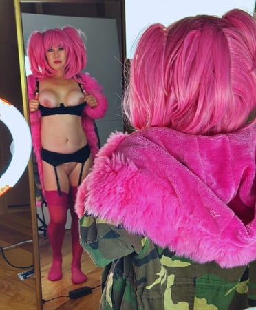 prettiest in her pink         