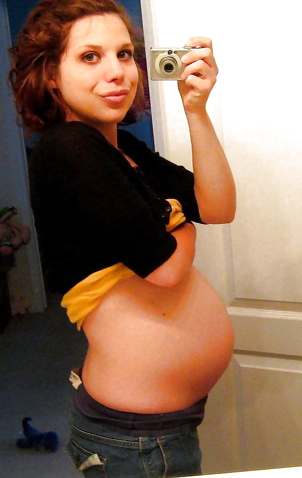 Sex Pregnant selfies 01 - FG9 image