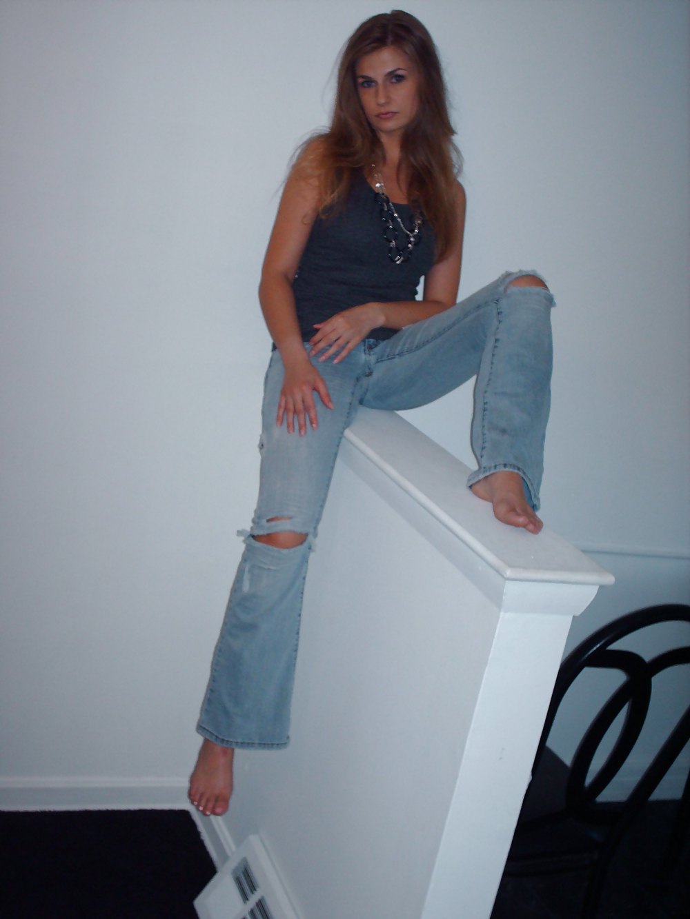 Sex Amanda Ripped Jeans & Barefoot # 1 image