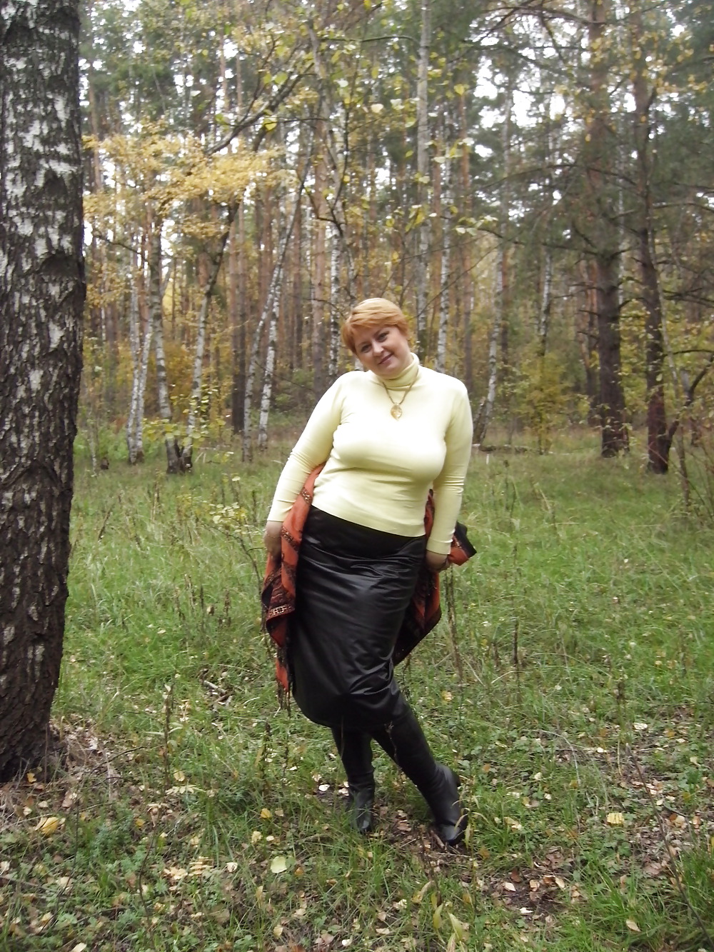 Sex Anna exposed in the forest image