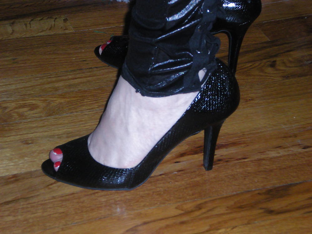 Sex request for footjob546 image