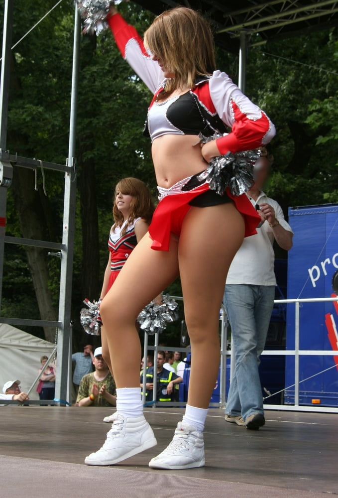 European Cheerleaders in Pantyhose Part 2 - 43 Photos 