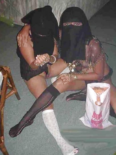 Sex Non-porno Arab girl, with or without hijab  II image