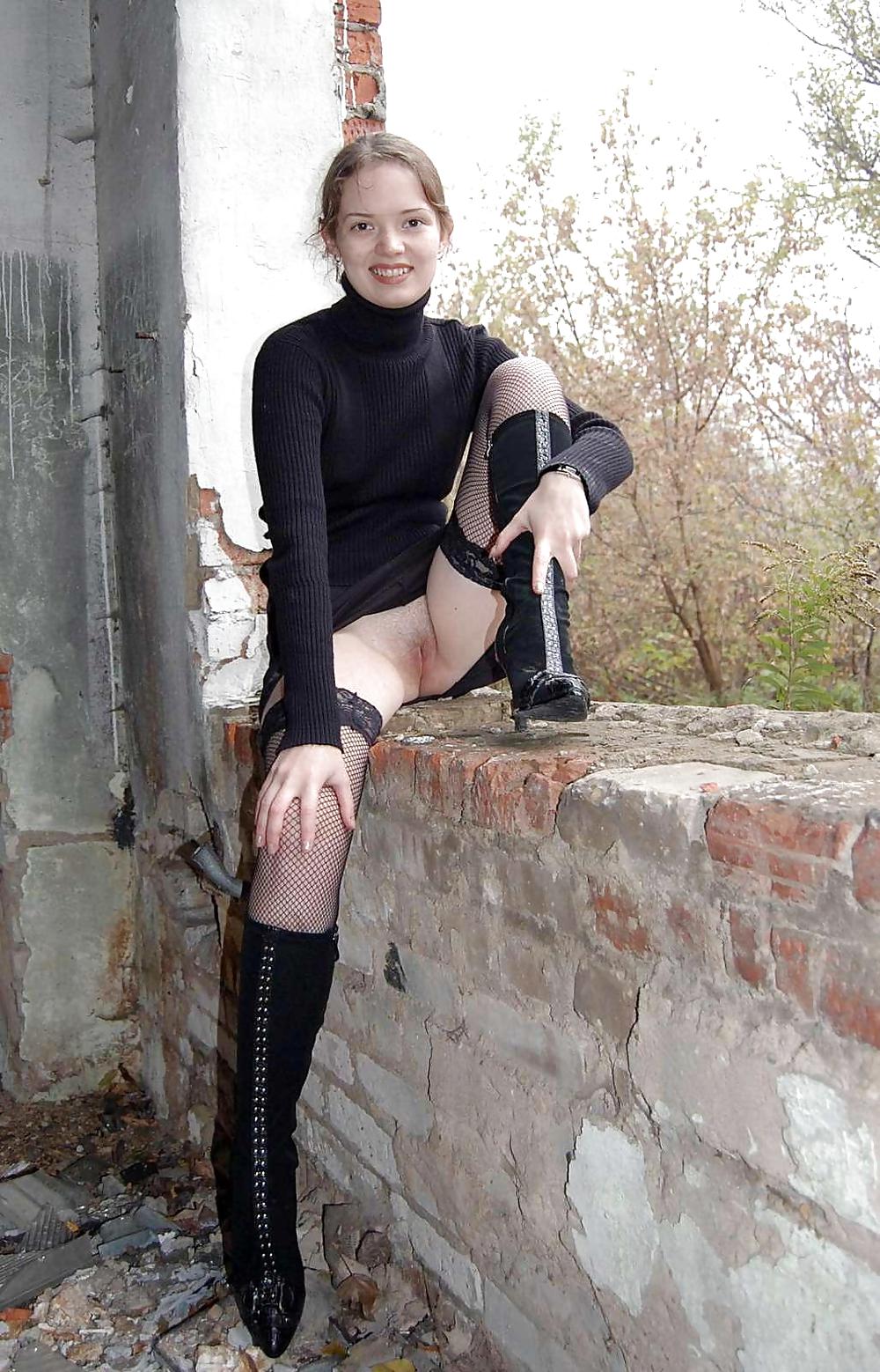 Sex hotlegs-miniskirt babe19 image