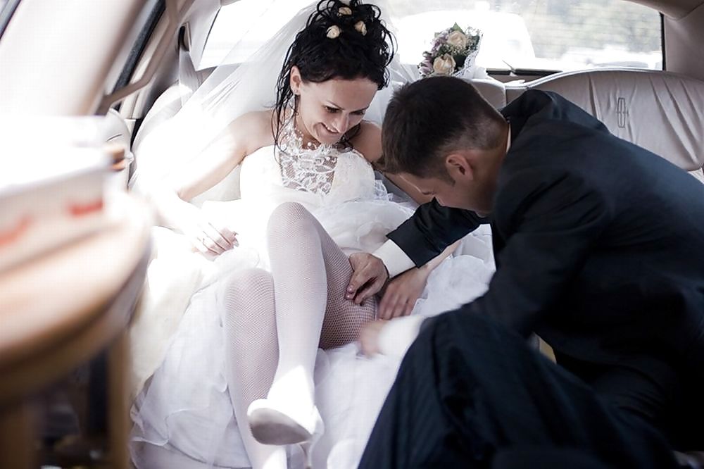 Sex Wedding-Bride upskirt image