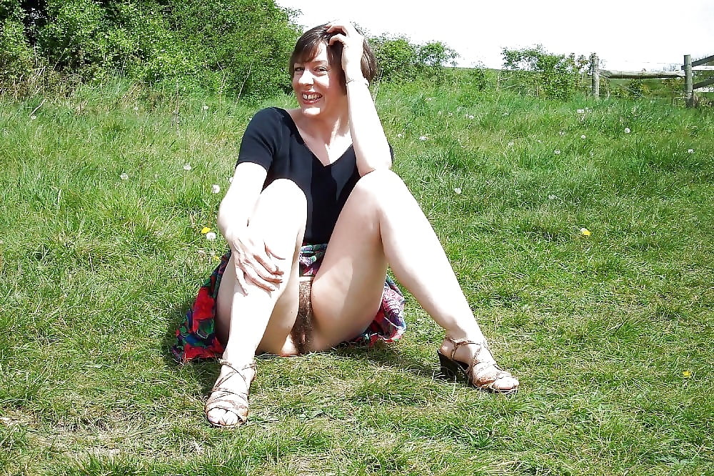 Outdoor short hair upskirt bgg
