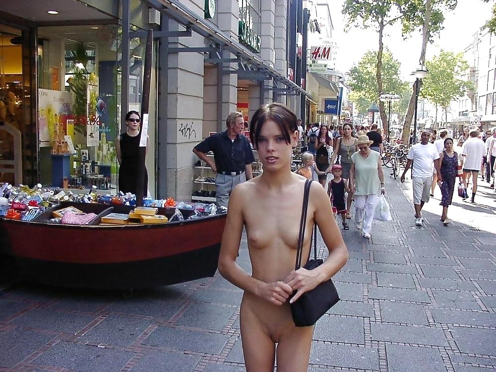 Sex REALLY HOT GIRLS IN PUBLIC 27 image