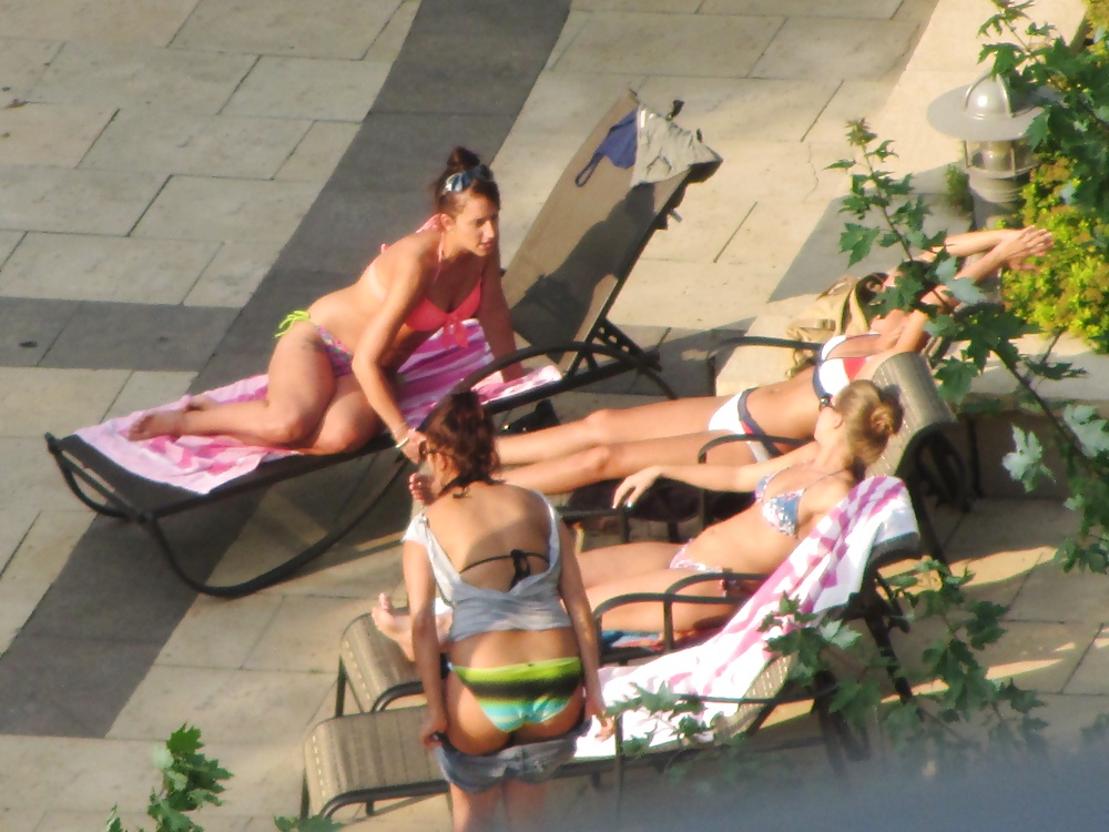 Sex BFF's hangin by the Pool - Toronto , Ontario Canada image