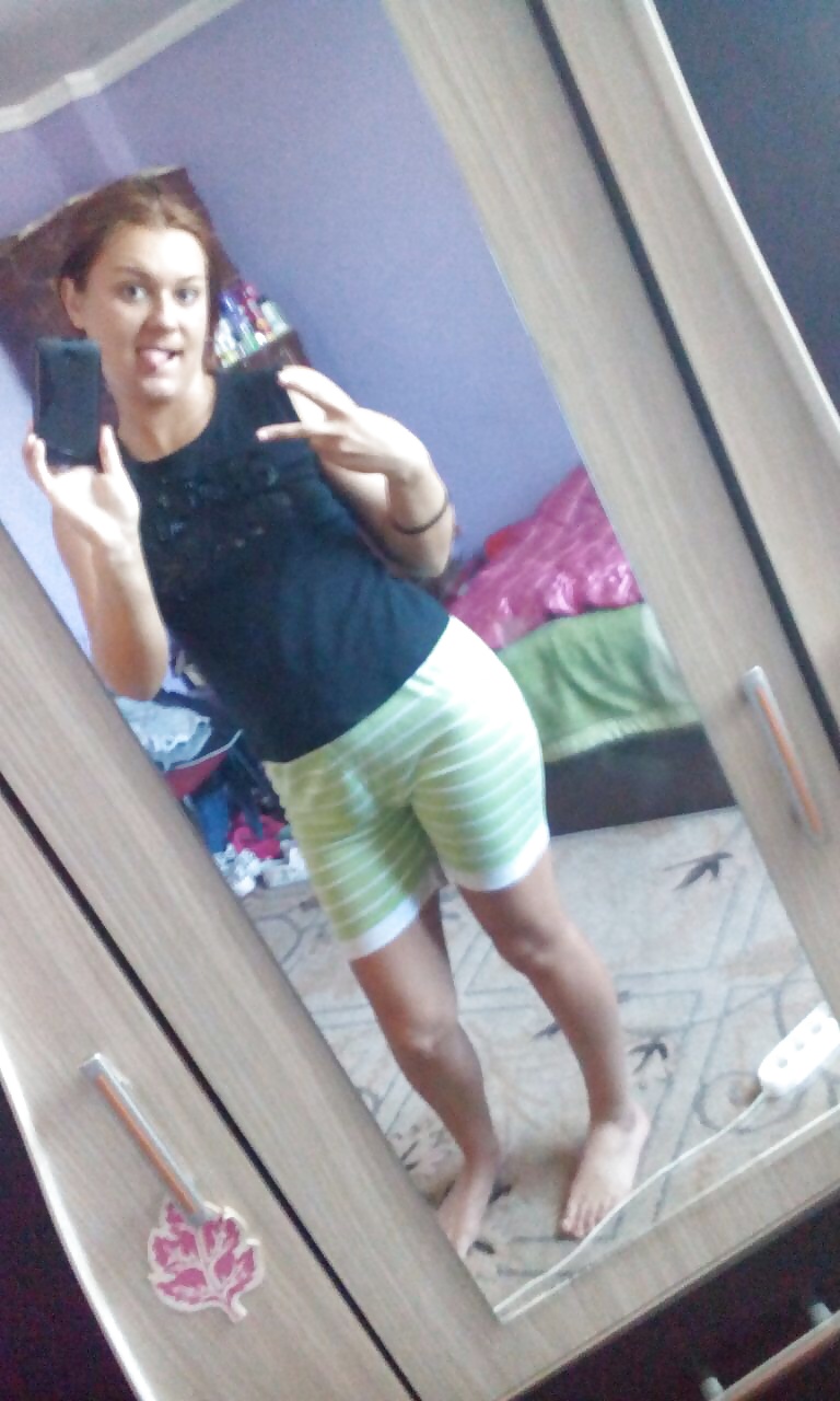 Sex 18yo Romanian self shot pussy, tits and ass pt2 image