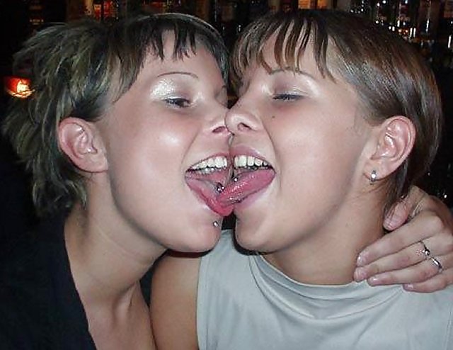 Sex amateur teens - kissing image