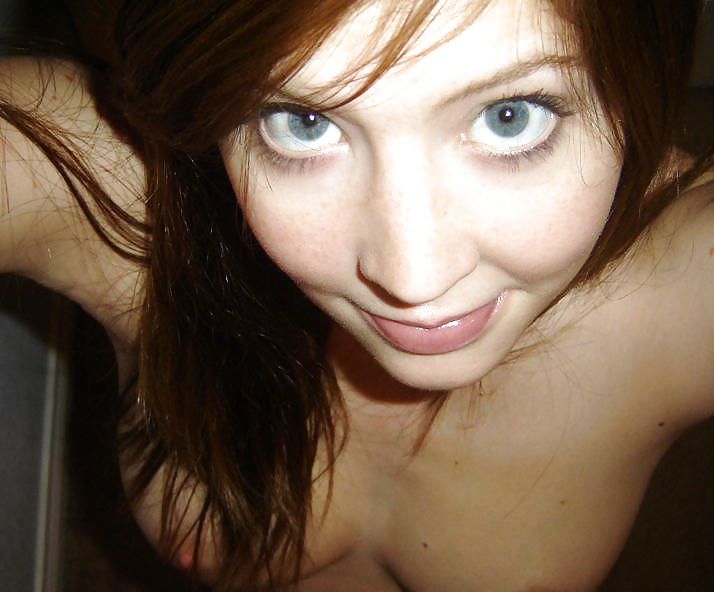 Sex Amateur Redhead Kate Likes Take Sexy Nudes image