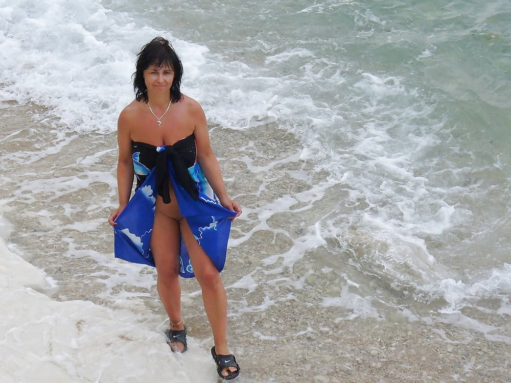 Sex Busty Mature Wife Sabine, A Day At The Beach image