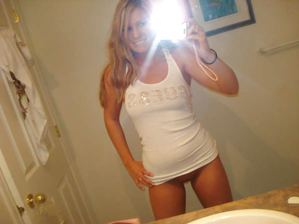 Sex Amateur Selfies 2 image