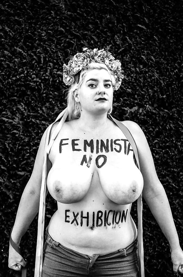 Sex Femen big-titted fight (La lucha tetuda de Femen) image