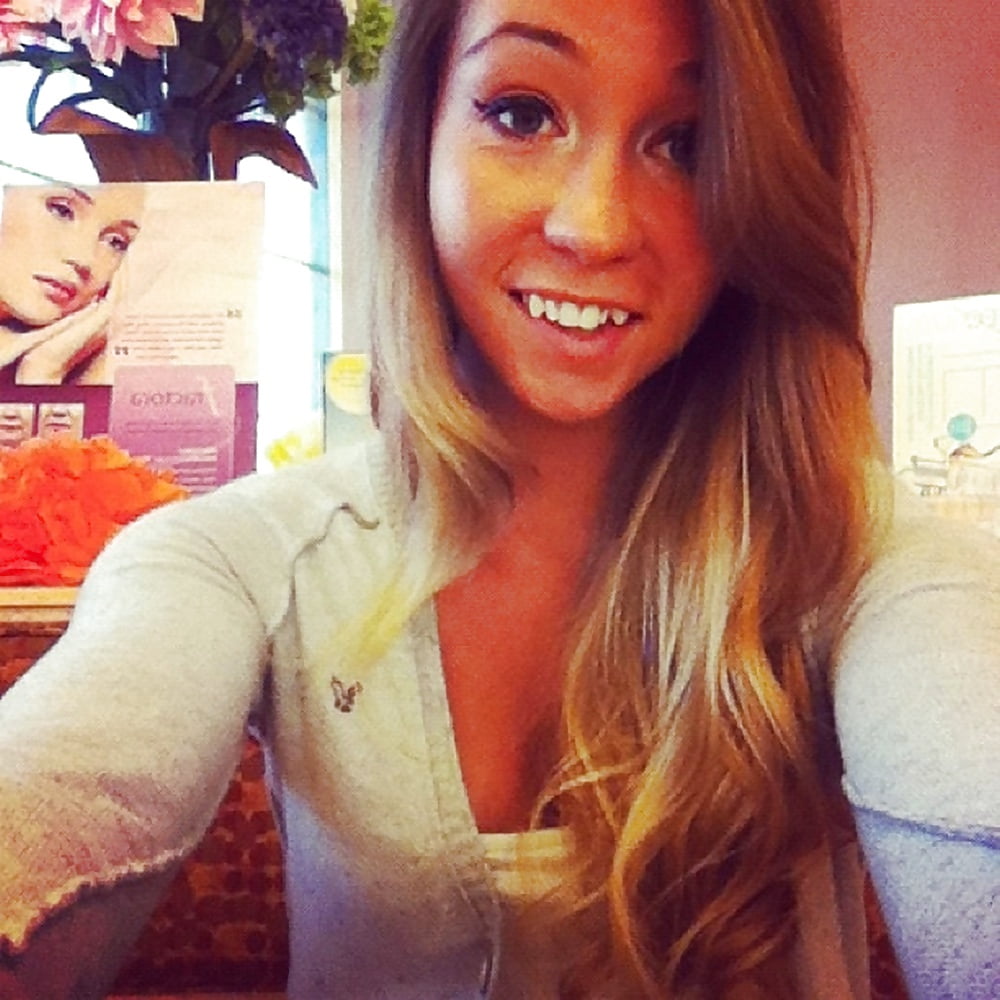 Sex American Slut Bombshell image