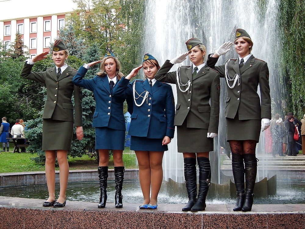 Ladies in uniform and pantyhose 2 - 20 Photos 