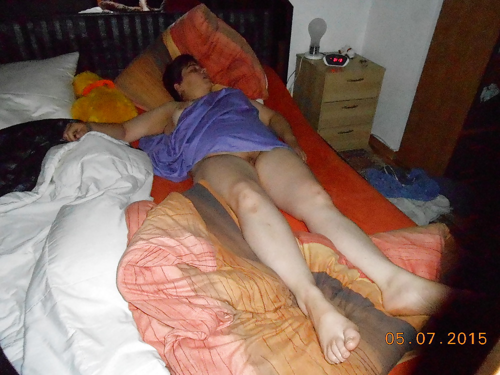 Sex Schlafen mit rasierter Fotze image