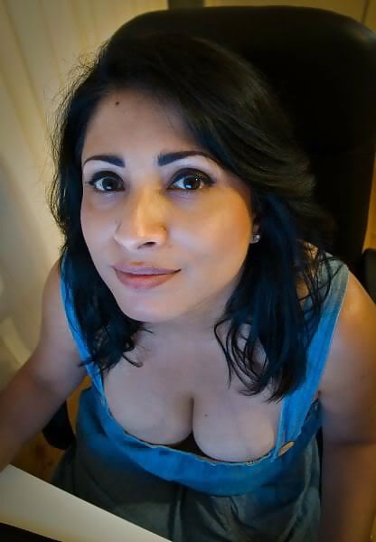 Sex Middle Eastern, Indian etc MILF image