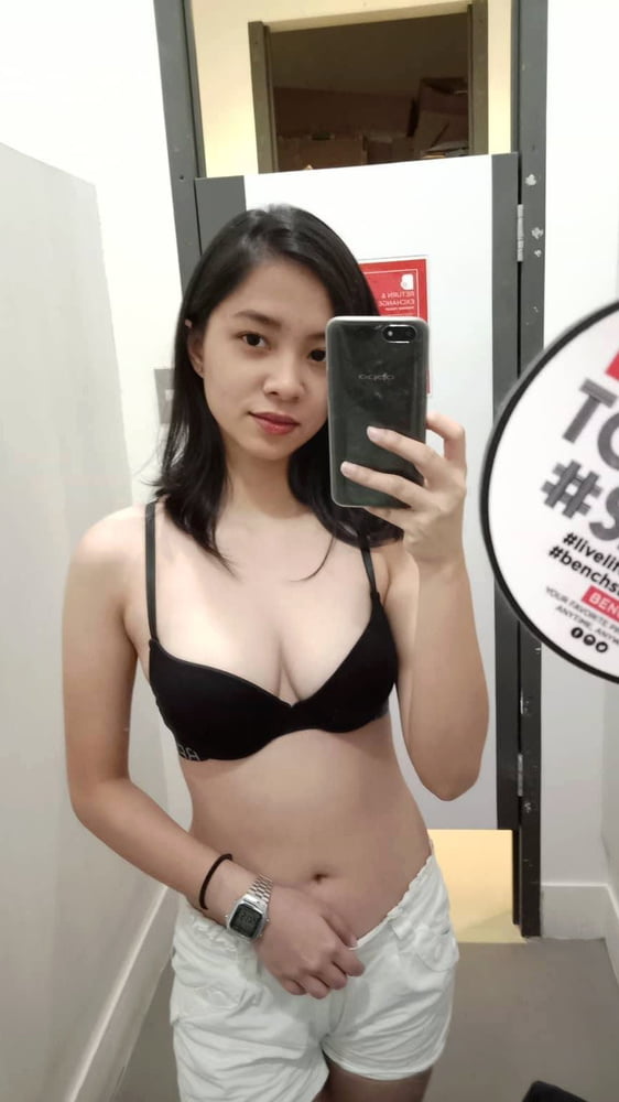 See and Save As malay girl fitting room porn pict - 4crot.com