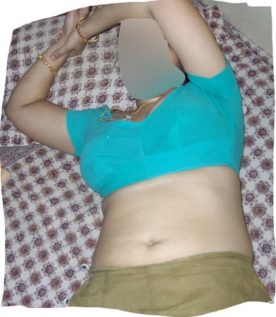Covaianty - Hot tamil aunty in saree - 10 Pics | xHamster