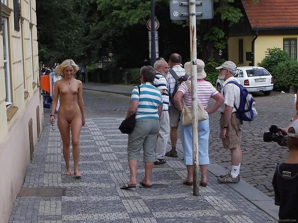 Sex REALLY HOT GIRLS IN PUBLIC 19 image