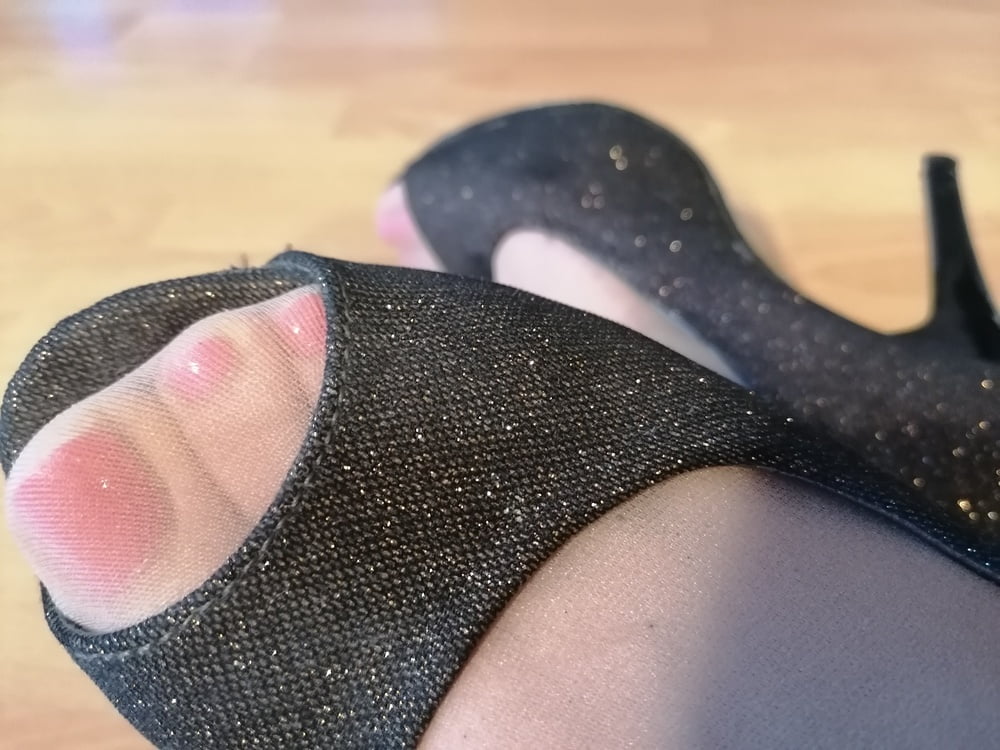 My sexy feet in a nylon - 6 Photos 