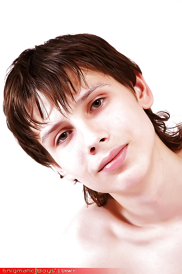 Sex Unwin posing in the studio image