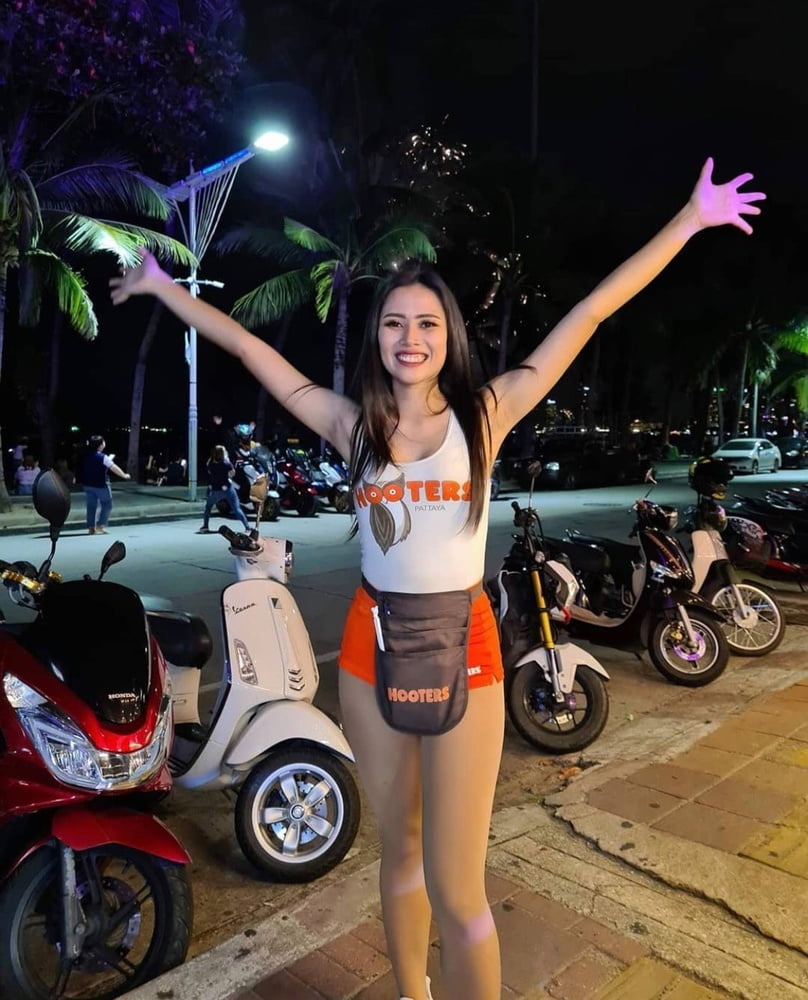 Hooters Pattaya Thailand 32 Pics Xhamster