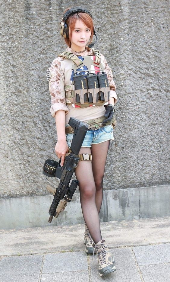 Sexy Girls and Guns - 53 Photos 