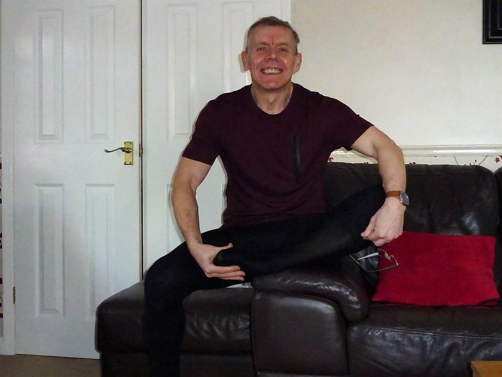 Sex Black leggings and wine coloured top image