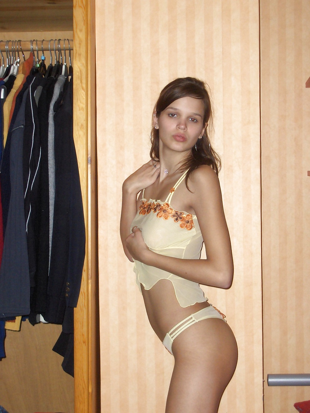 Sex GERMAN TEENY 4 - JUNGE DEUTSCHE NUTTE image