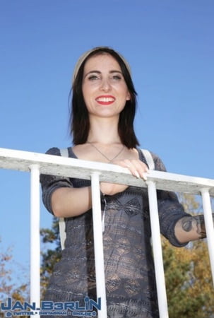 different sexy pics lou nesbit lia louise         