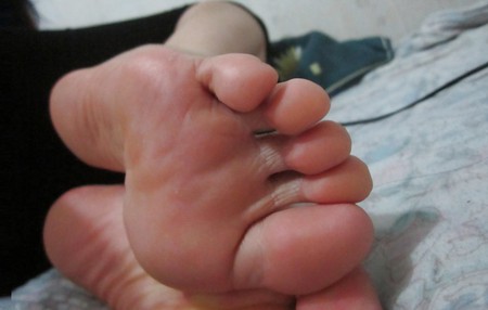 Asian feet and foot fetish. My chinese girlfriend's soles!