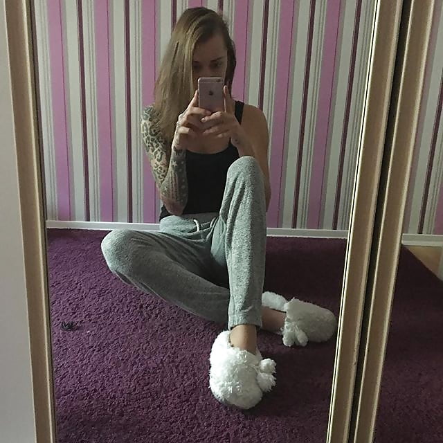 Sex Slipper-Selfies image