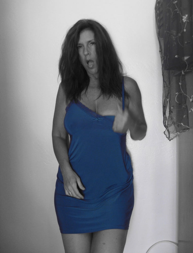 Busty MILF - Blue dress and dildo - 42 Photos 