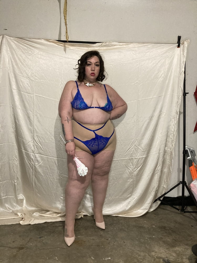 Its Kylie BBW - 5 Photos 