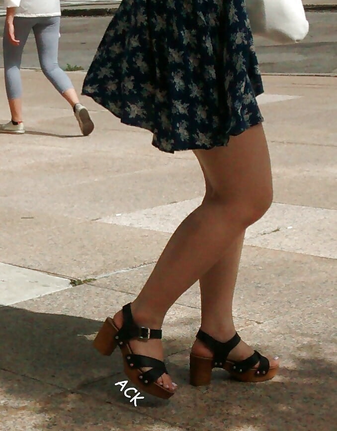 Sex Candid Legs and Feet.... image