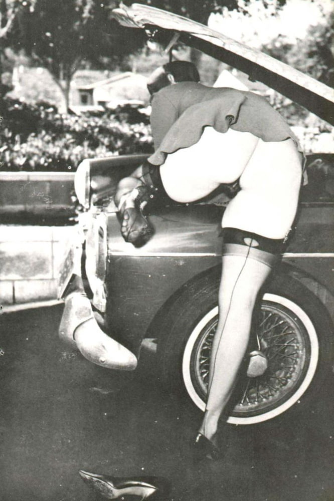 Vintage Cars with Retro Women - 44 Photos 