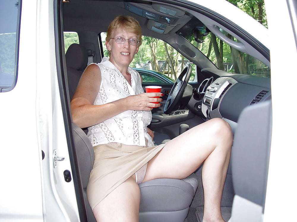 Sex Mature Wives, Milfs Car Picture Mix image