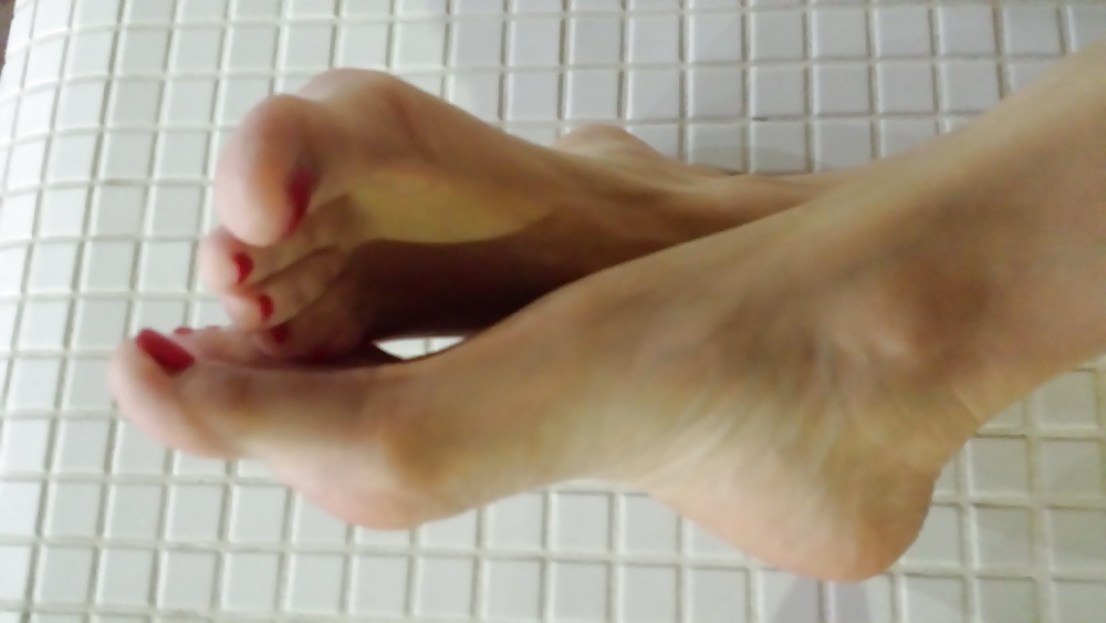 Sex Wife MILF foot image