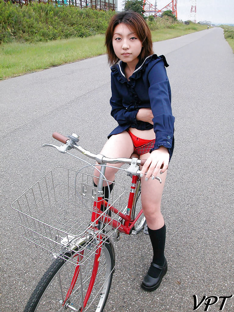 Sex Japanese amateur outdoor 124 image