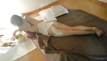 reup girls around the world welcome to asia            