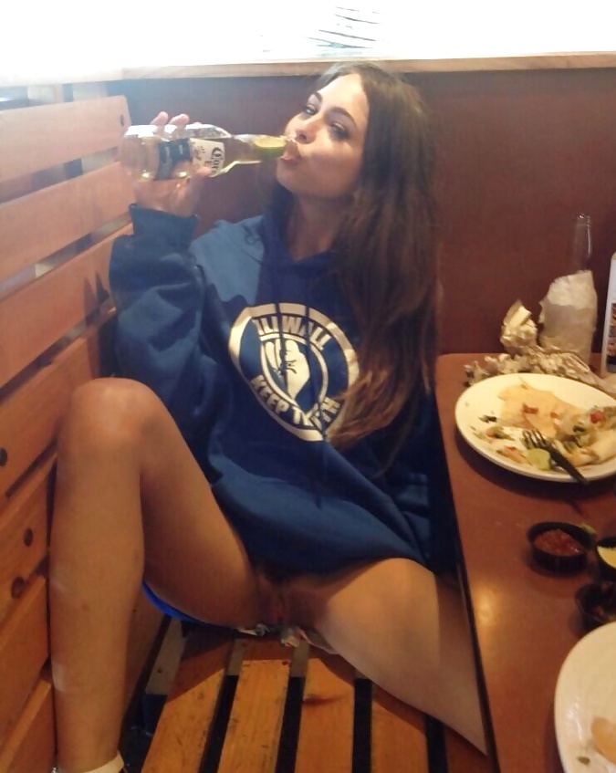 Sex Flashing Babes image