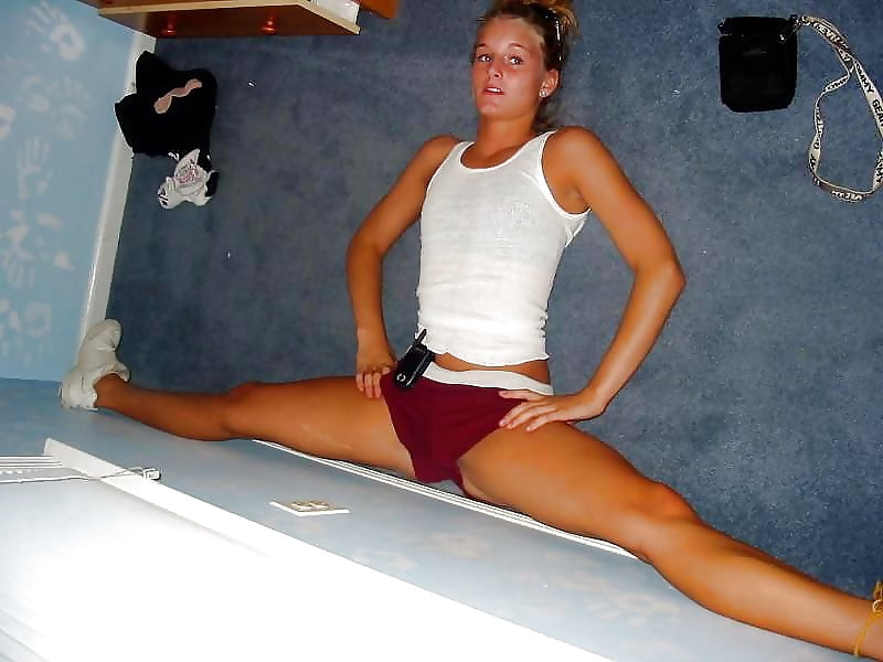 Girl young teen has loose pussy and