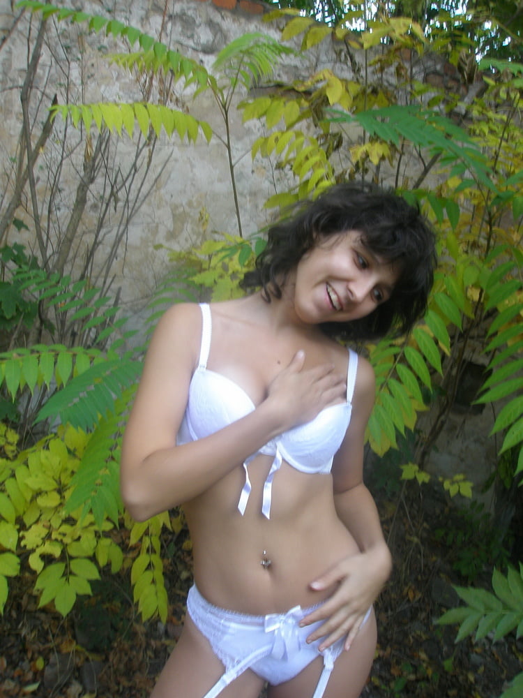 Nude Amateur Pics Latina Teen Outdoor Posing 100 Pics
